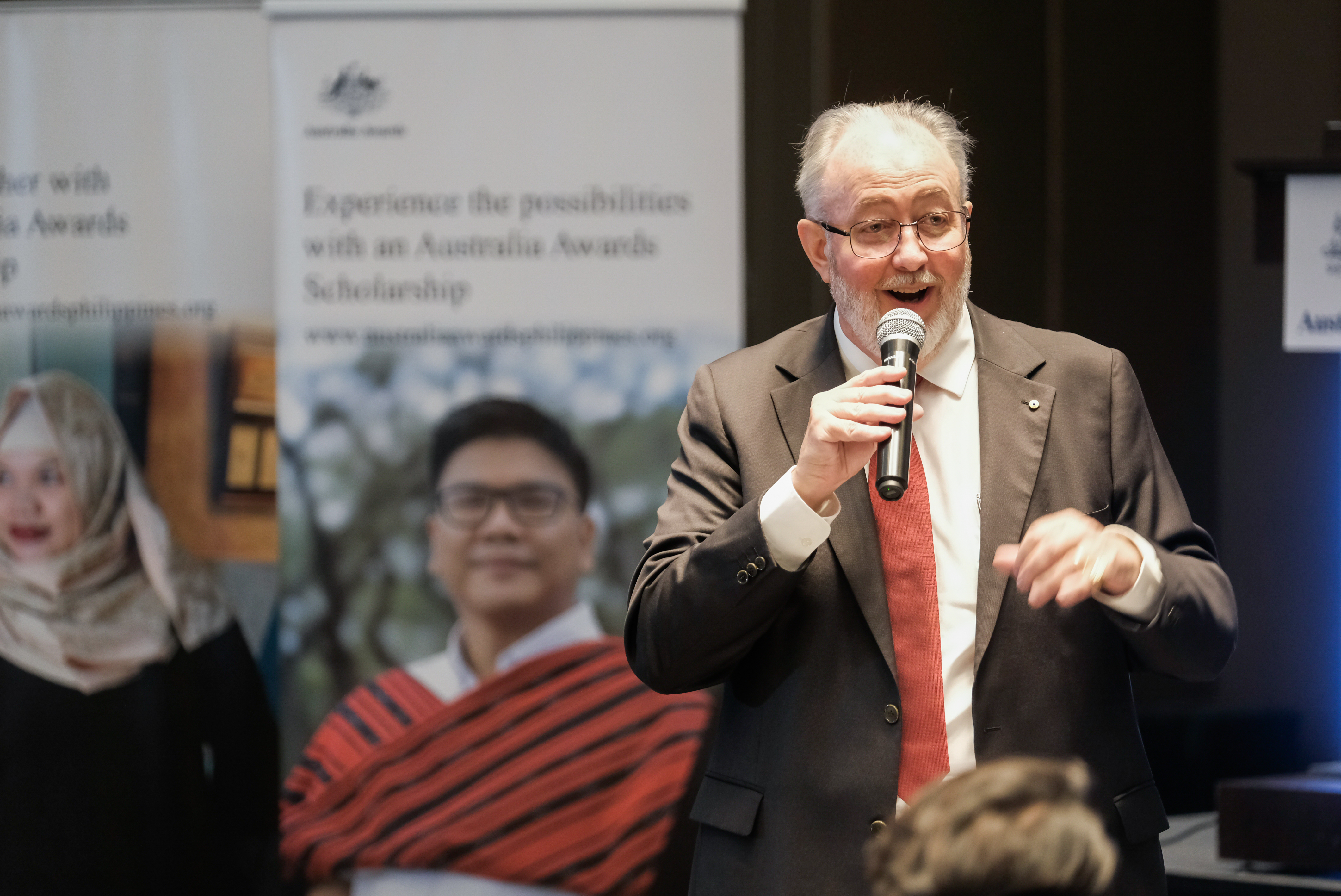 Forty Filipino scholars ready to make difference in PHL Photos (2).jpg
