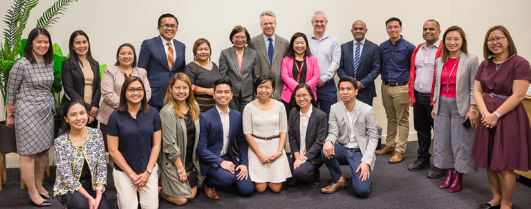 PHL Ambassador to Au visits Filipino scholars in CMU-A Photo